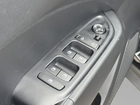 Certified 2026 Hyundai Venue SEL FWD image 15