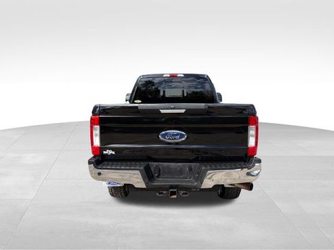 Used 2019 Ford F250 XLT w/ XLT Premium Package AWD/4WD image 4