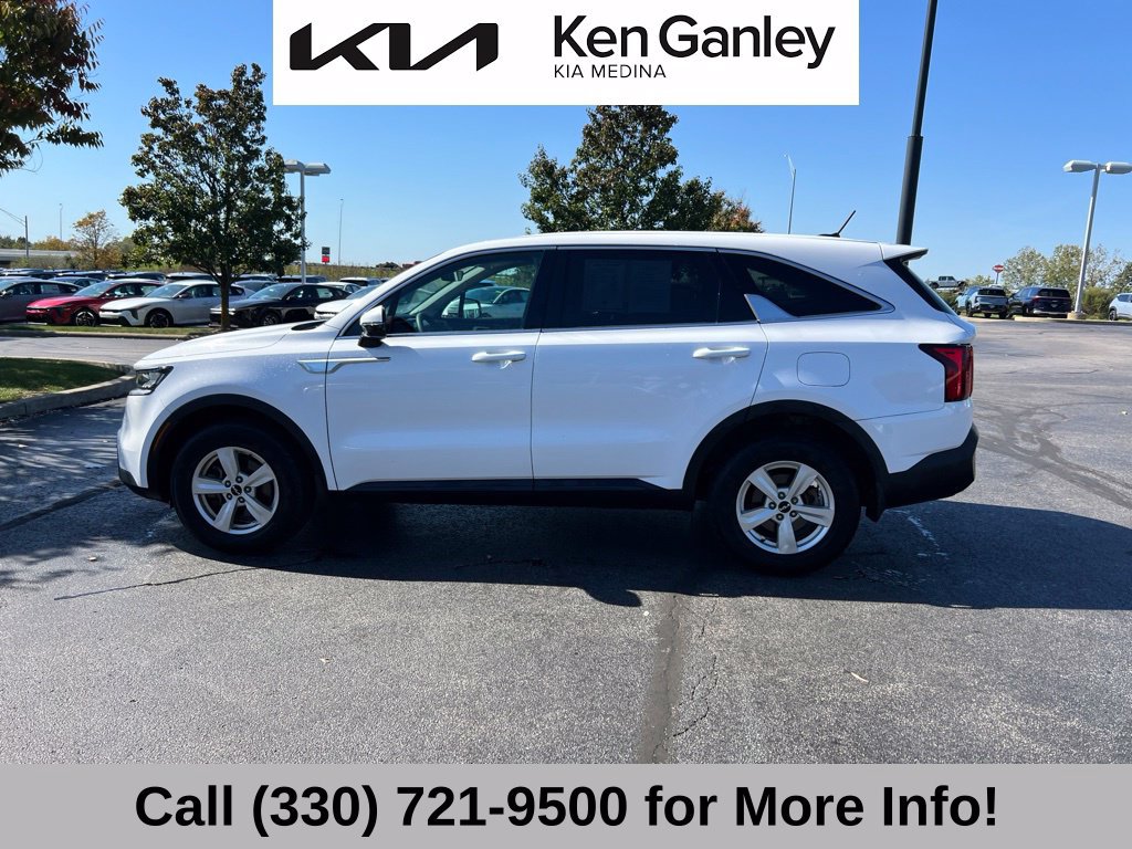 Certified 2023 Kia Sorento LX AWD/4WD image 16