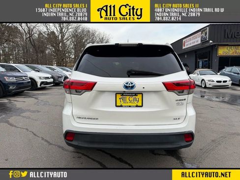 Used 2017 Toyota Highlander XLE w/ Carpet Mat Package image 6