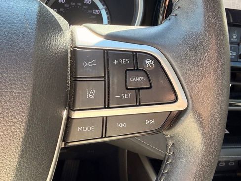 Used 2024 Toyota Highlander XLE AWD/4WD image 26