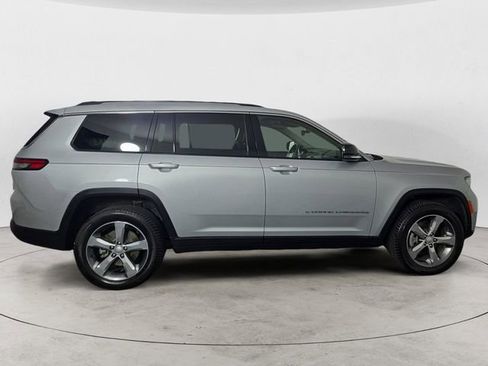 Used 2022 Jeep Grand Cherokee L Limited AWD/4WD image 6
