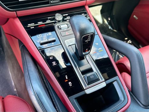Used 2023 Porsche Cayenne image 17