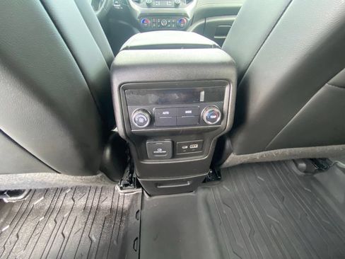 Used 2022 GMC Acadia SLT w/ Elevation Edition FWD image 25