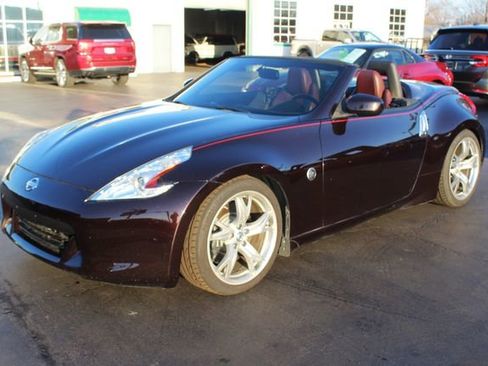 Used 2010 Nissan 370Z Touring w/ Sport Pkg image 23