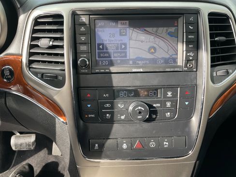 Used 2013 Jeep Grand Cherokee Overland image 46