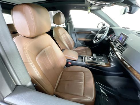 Used 2019 Audi Q5 2.0T Premium w/ Convenience Package image 27