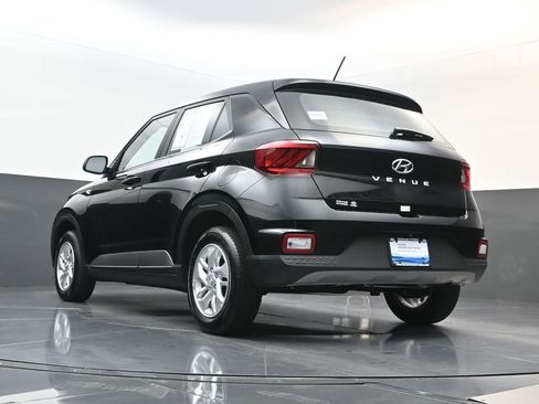 Used 2026 Hyundai Venue SE FWD image 25