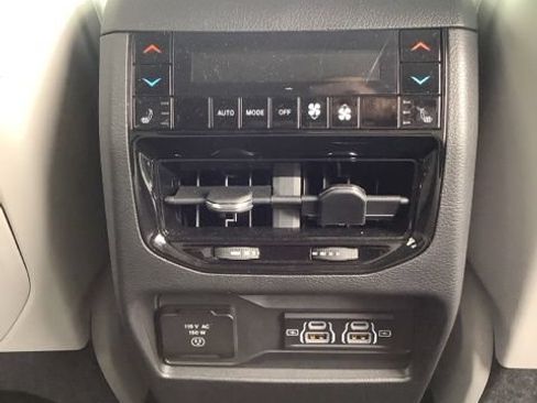 Certified 2023 Jeep Grand Cherokee Overland w/ Luxury Tech Group IV AWD/4WD image 22