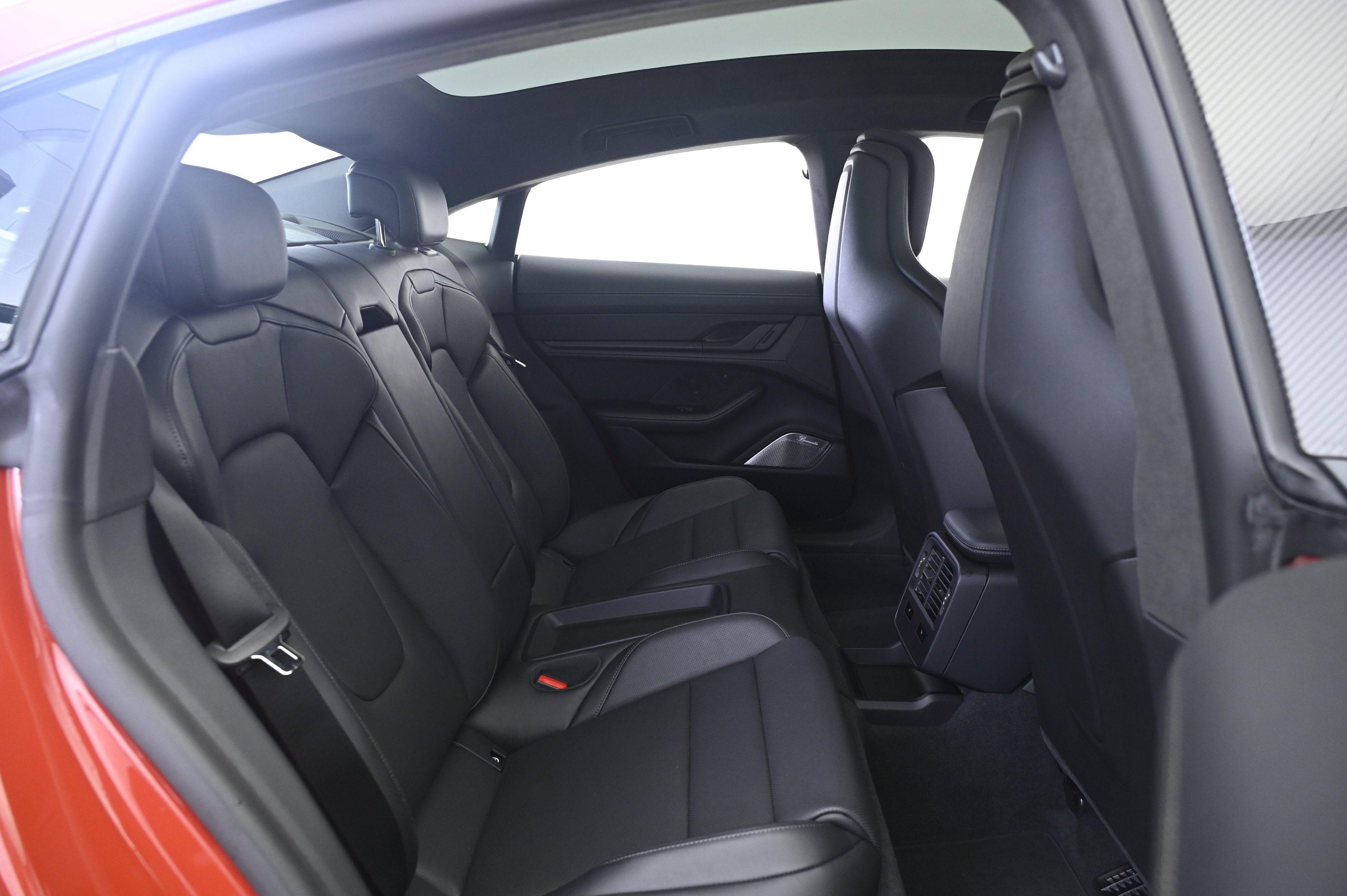 Certified 2025 Porsche Taycan Turbo GT AWD/4WD image 19