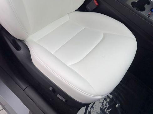 Used 2024 Tesla Model Y Performance image 46