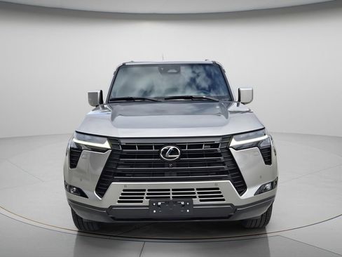 Used 2024 Lexus GX 550 w/ Accessory Package (Z1) image 4