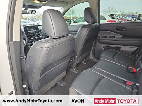 Used 2023 Nissan Pathfinder SL image 28