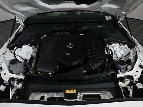 Used 2025 Mercedes-Benz C 300 Sedan image 31