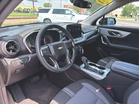 Used 2025 Chevrolet Blazer LT AWD/4WD image 10