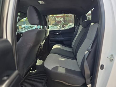 Used 2022 Toyota Tacoma TRD Off-Road w/ Technology Package image 25