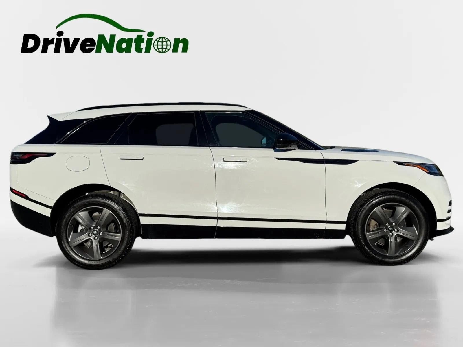 Used 2025 Land Rover Range Rover Velar Dynamic SE AWD/4WD image 4