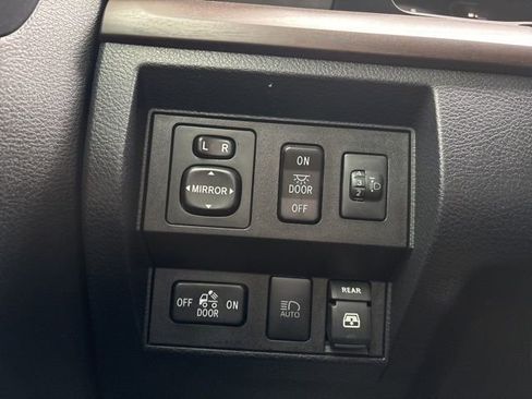 Used 2019 Toyota Tundra Limited w/ Limited Premium Package image 16