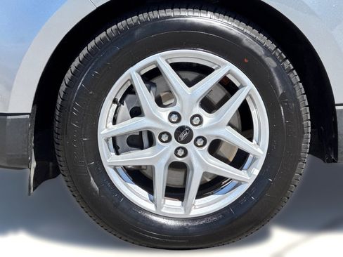 Used 2024 Ford Edge SEL image 10