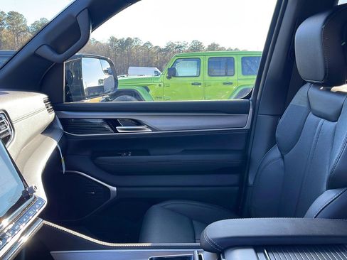 New 2026 Jeep Grand Wagoneer 2WD image 21