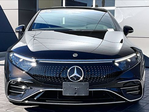 Used 2023 Mercedes-Benz EQS 580 4MATIC Sedan w/ Exclusive Trim Package image 2
