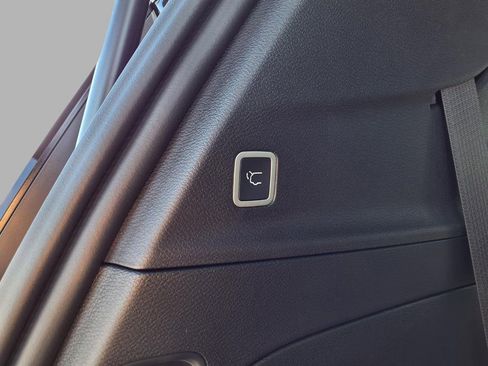 New 2026 Chrysler Pacifica Select AWD/4WD image 28