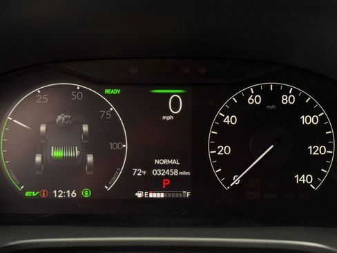 Used 2025 Honda CR-V Sport Touring image 18