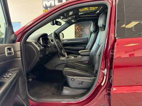 Used 2018 Jeep Grand Cherokee Altitude AWD/4WD image 11