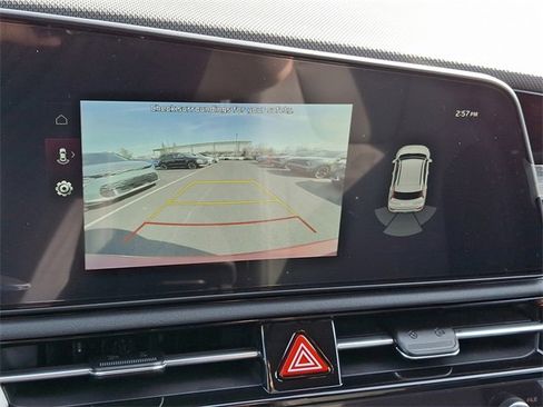 New 2025 Kia Niro EX Touring image 12