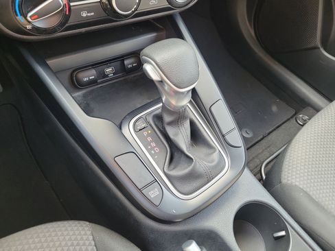 Used 2020 Kia Soul LX FWD image 35