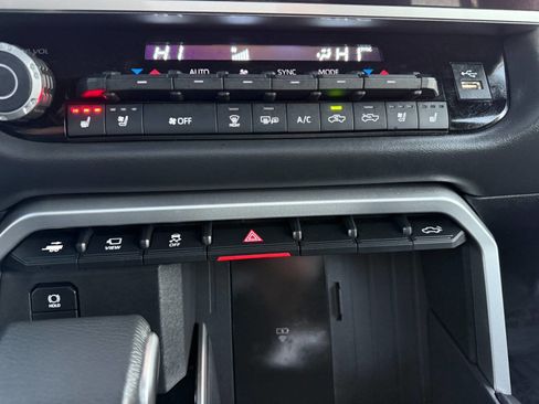 Used 2025 Toyota Tundra Platinum image 46