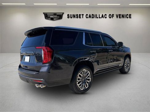Used 2023 GMC Yukon Denali Ultimate image 3