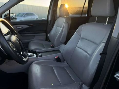 Used 2018 Honda Pilot Touring image 17