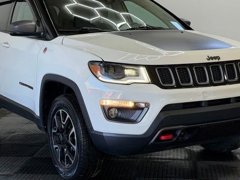 Used 2021 Jeep Compass Trailhawk w/ Sun and Sound Group AWD/4WD image 2