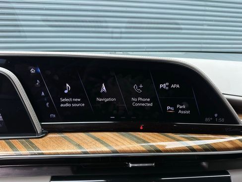 Used 2022 Cadillac Escalade Sport Platinum RWD image 36