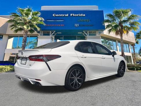 Used 2024 Toyota Camry SE w/ Convenience Package FWD image 5