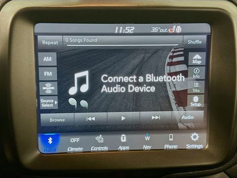 Used 2021 Jeep Renegade Latitude w/ Luxury Group I image 11