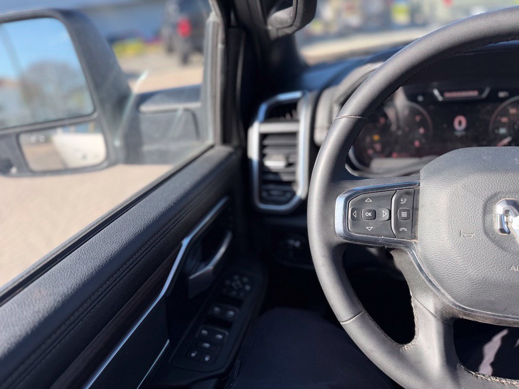 Used 2026 RAM 2500 Laramie AWD/4WD image 8