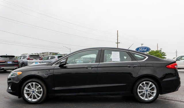 Used 2020 Ford Fusion Energi Titanium FWD image 9