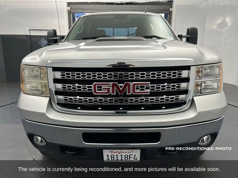 Used 2014 GMC Sierra 2500 SLT w/ SLT Convenience Package image 9