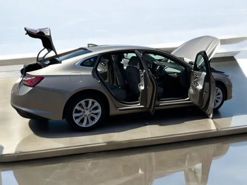 Used 2022 Chevrolet Malibu LT image 8