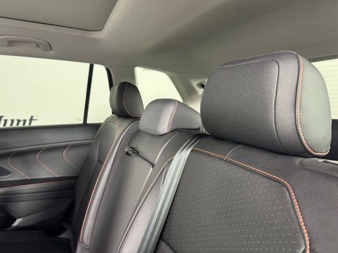 Used 2024 Volkswagen Tiguan Wolfsburg Edition image 23