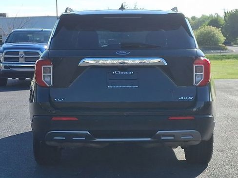 Used 2022 Ford Explorer XLT w/ Equipment Group 202A AWD/4WD image 8