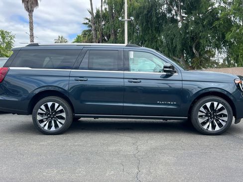 New 2026 Ford Expedition Max Platinum image 11
