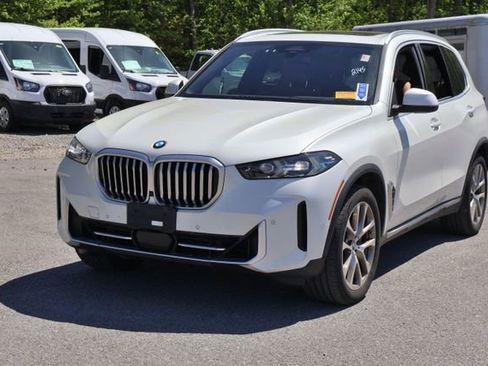 Used 2024 BMW X5 xDrive40i w/ Premium Package AWD/4WD image 2