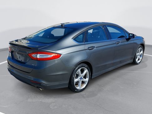 Used 2015 Ford Fusion SE w/ Equipment Group 201A image 5