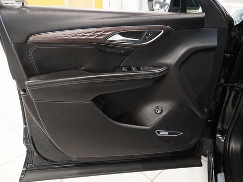 Used 2023 Buick Envision Avenir image 18