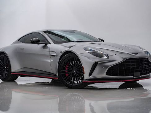 Used 2025 Aston Martin V8 Vantage Coupe RWD image 1