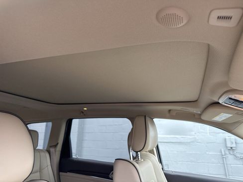 Used 2018 Jeep Grand Cherokee Overland image 28