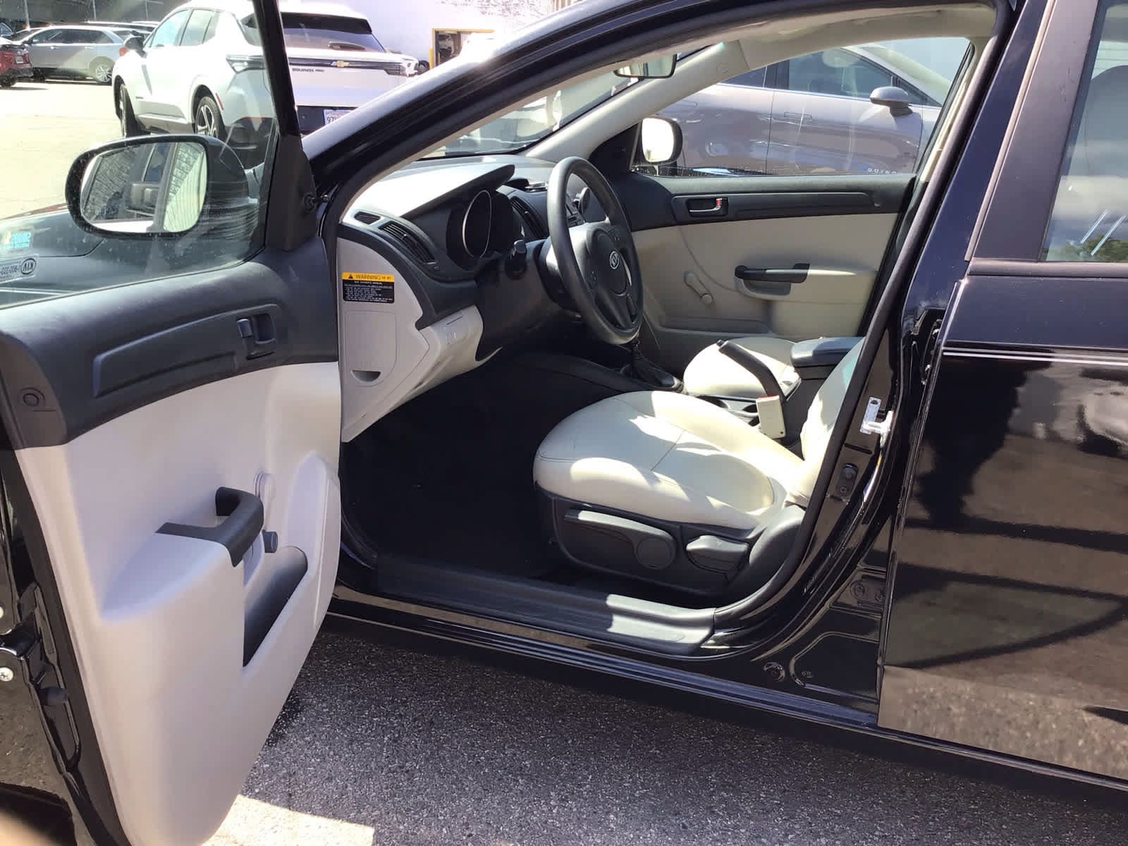 Used 2011 Kia Forte LX FWD image 5